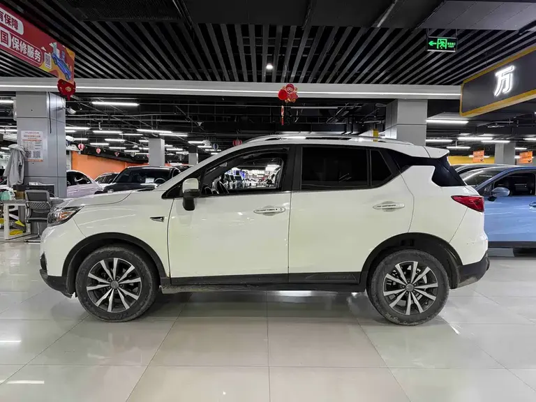GAC Trumpchi GS3 235 T Auto Elite