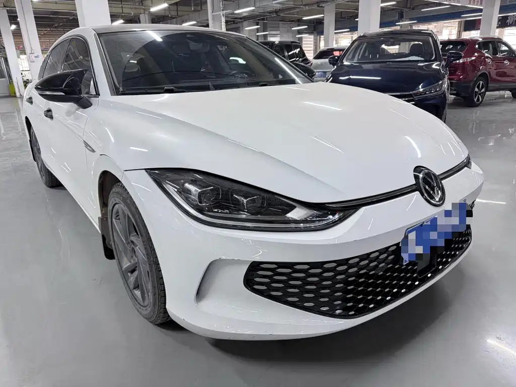 Lamando Lamando L 280 TSI DSG Hot