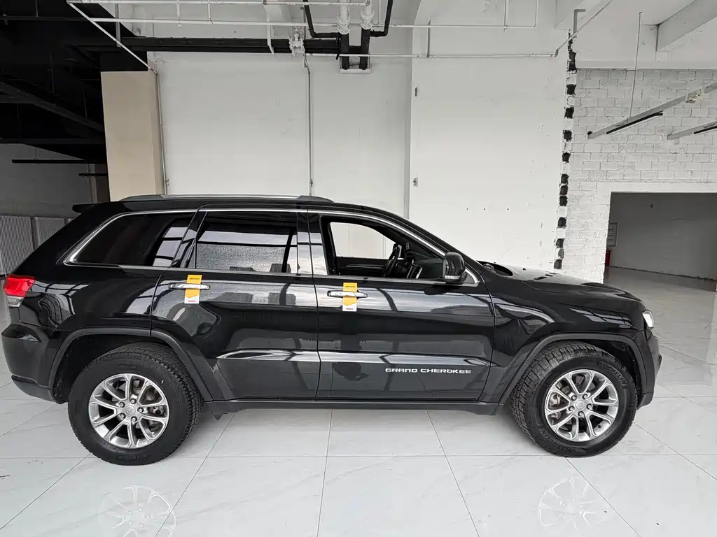 Grand Cherokee (Import) 3.0 L Comfort Enjoyment Navigation