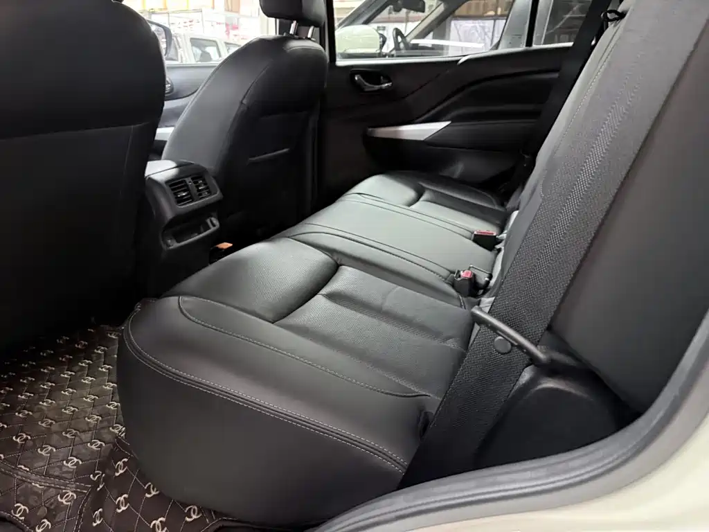 Terra 2.5 L XL Upper 4 WD Auto 4 WD Luxury
