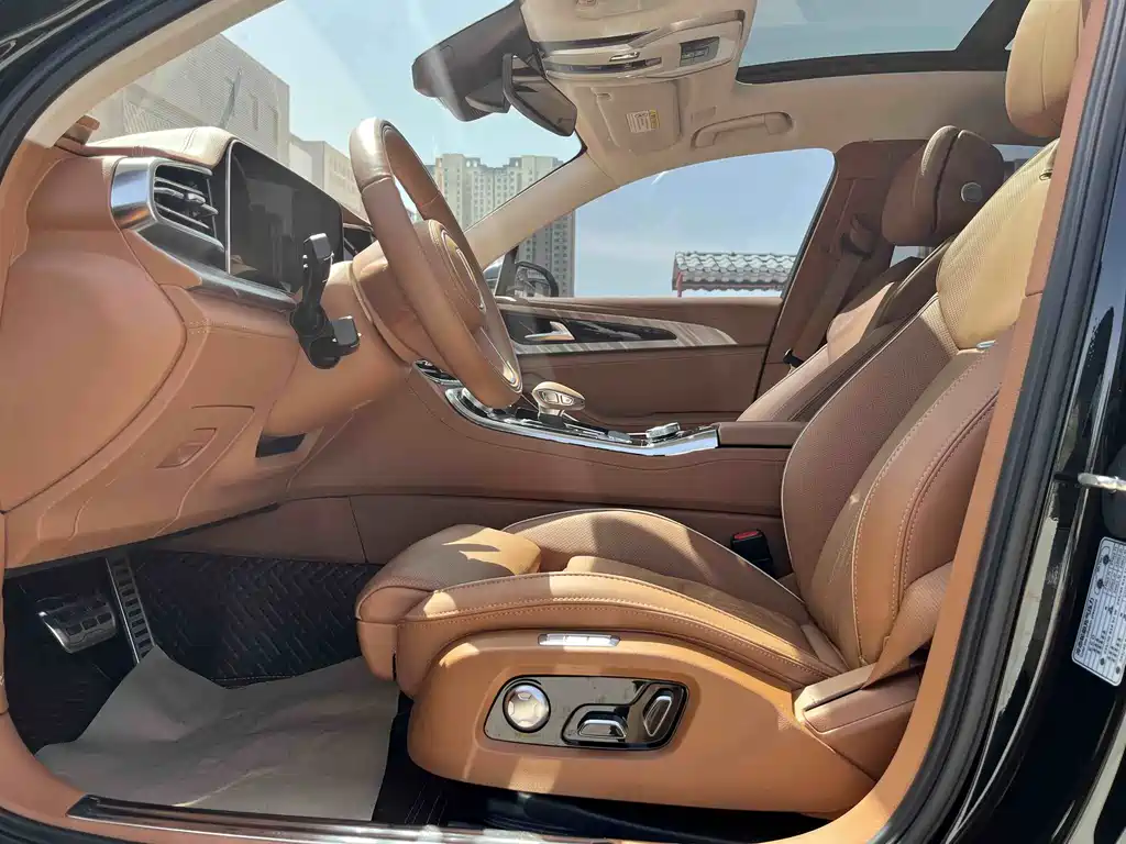 Hongqi H9 2.0 T Connected Flagship Enjoyment