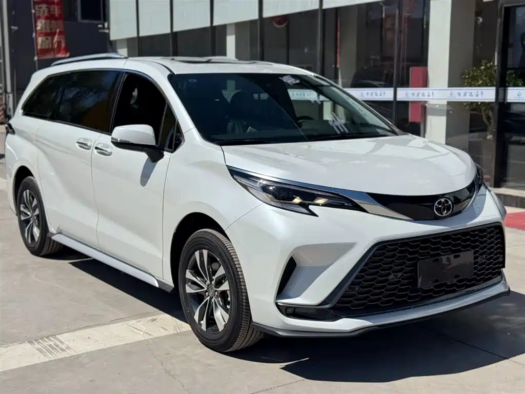 Granvia 2.5 L Hybrid Luxury