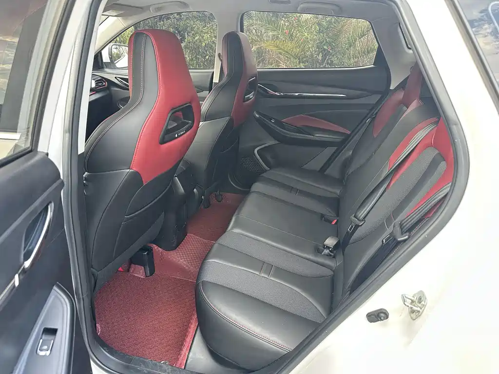 Changan Oshan X5 1.5 T DCT Distinguished