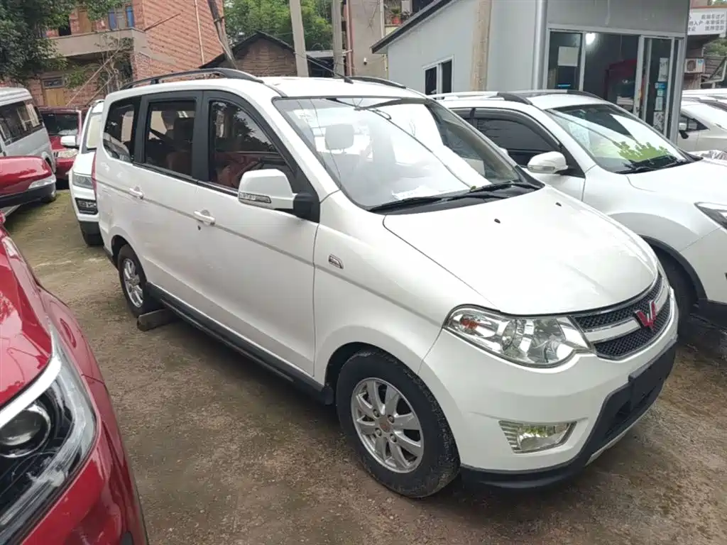 Wuling Hongguang 1.5 L S Comfort