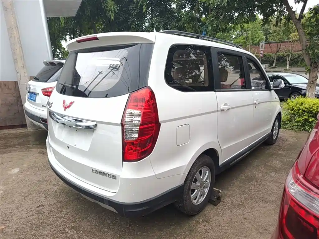Wuling Hongguang 1.5 L S Comfort