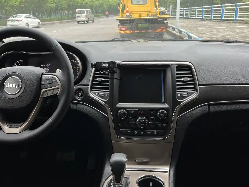 Grand Cherokee (Import) 3.0 L Elite Navigation