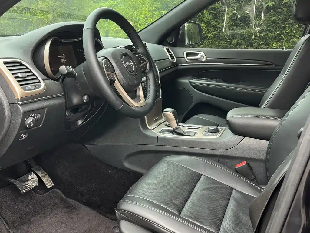 Grand Cherokee (Import) 3.0 L Elite Navigation