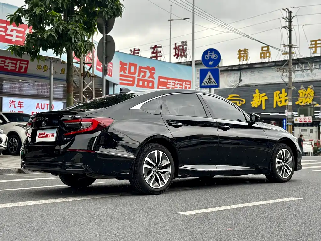 Accord Sharp· Hybrid 2.0 L Sharp Leading
