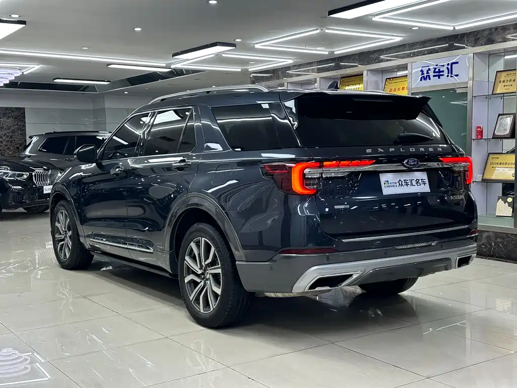 Explorer EcoBoost 285 4 WD Titanium 7-seat
