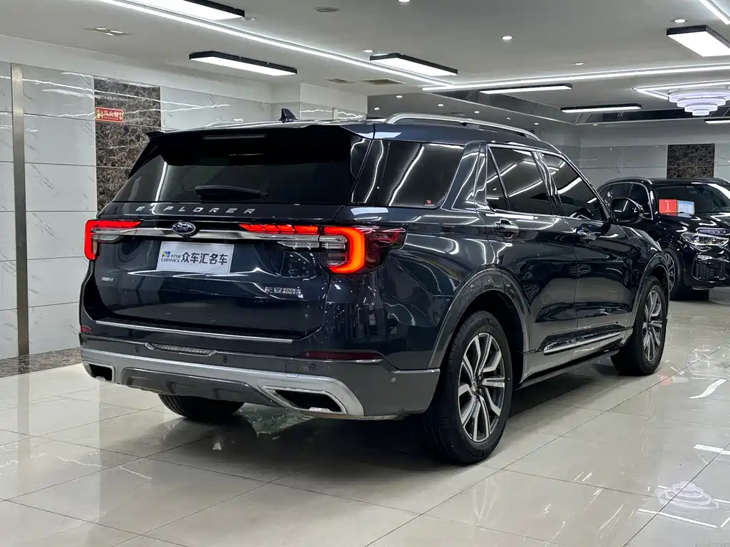 Explorer EcoBoost 285 4 WD Titanium 7-seat
