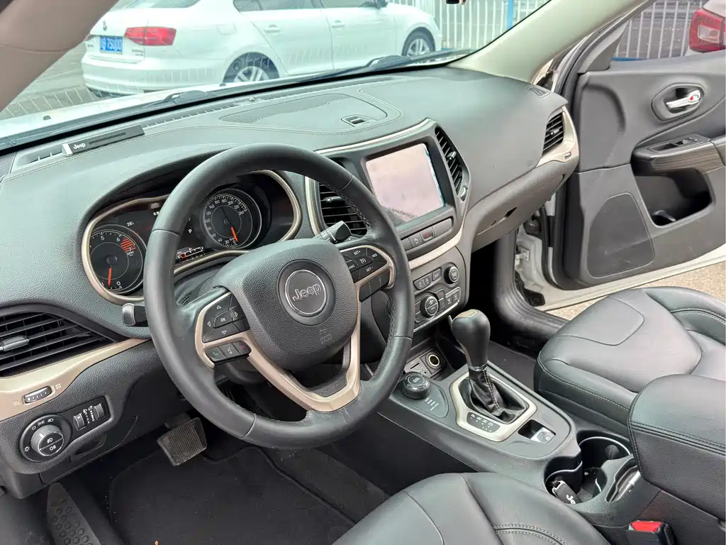 Cherokee 2.4 L Professional Intelligent