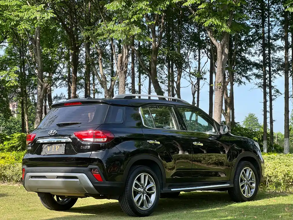 Hyundai ix35 2.0 L Auto 2 WD Brave · Smooth Enjoyment