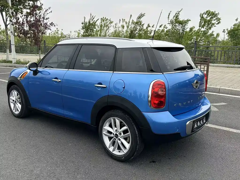 MINI COUNTRYMAN 1.6 L COOPER Fun