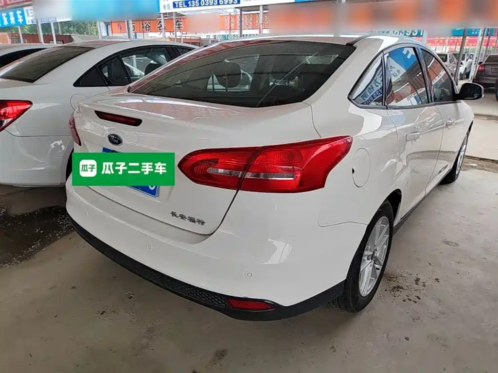 Focus Sedan 1.6 L Auto Style