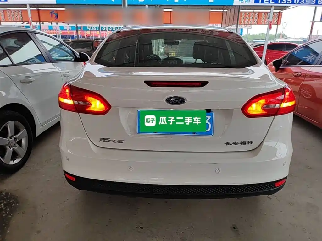Focus Sedan 1.6 L Auto Style