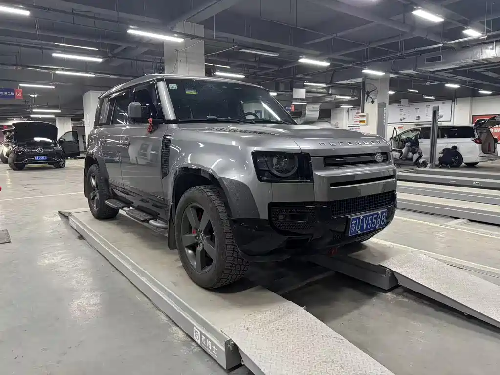 Land Rover Defender 110 P400 X-DYNAMIC HSE
