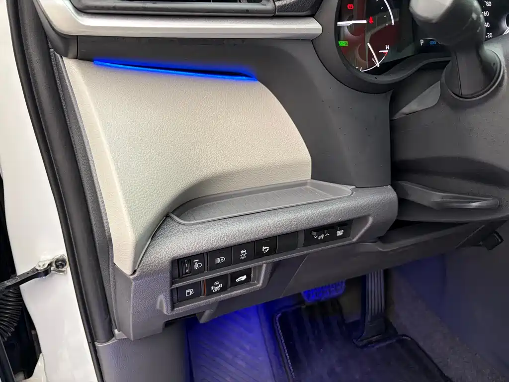 Granvia 2.5 L Hybrid Luxury