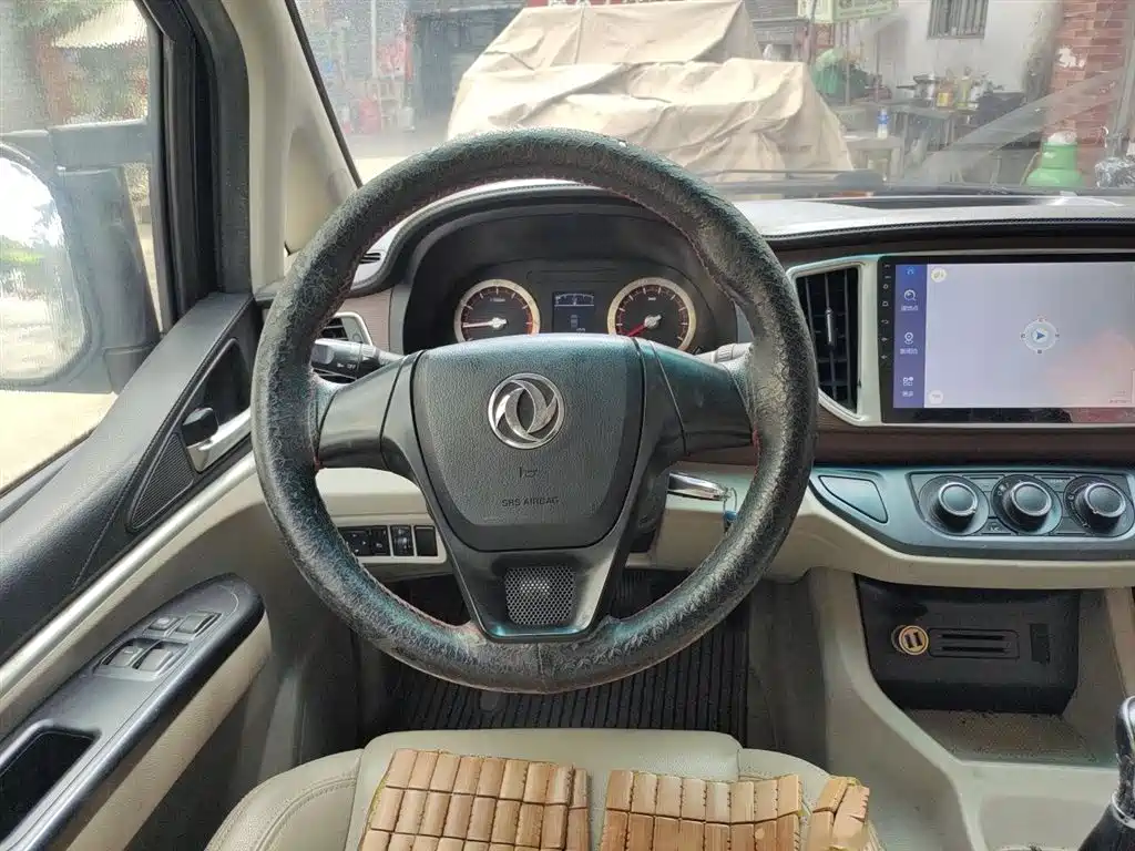Lingzhi 菱智 2017款 M5 L 1.6 L 7座标准型