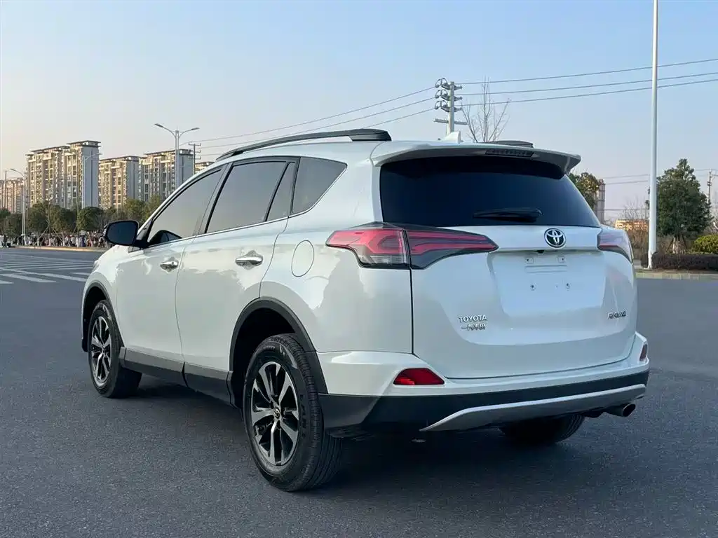 RAV4 2.0 L CVT 2 WD Smart Style CN-V