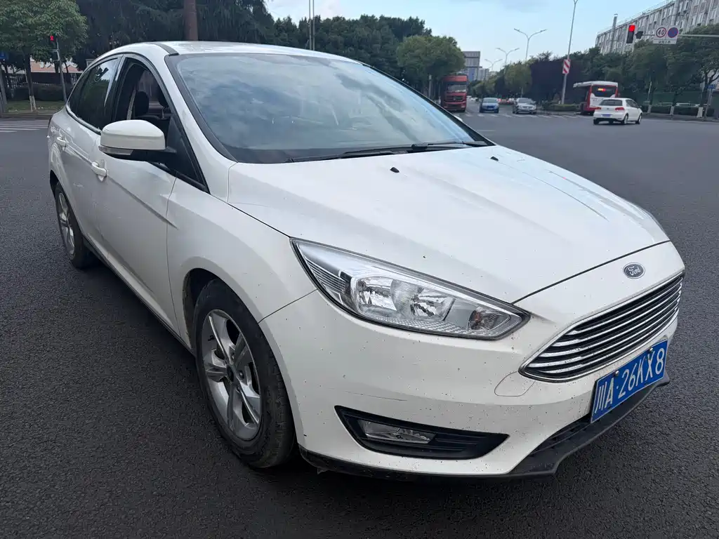 Focus Sedan 1.6 L Auto Comfort