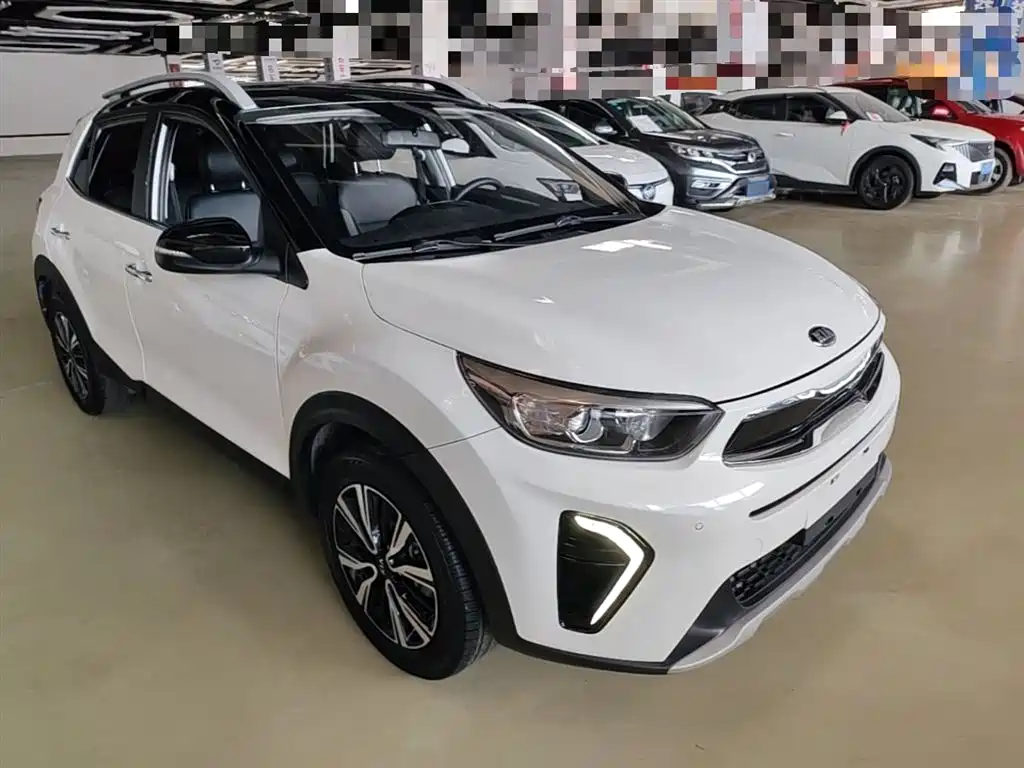 Stonic 1.4 L CVT Fun Enjoyment Sunroof
