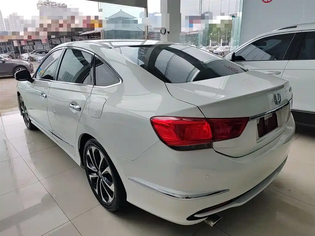 Spirior 2.0 L Distinguished