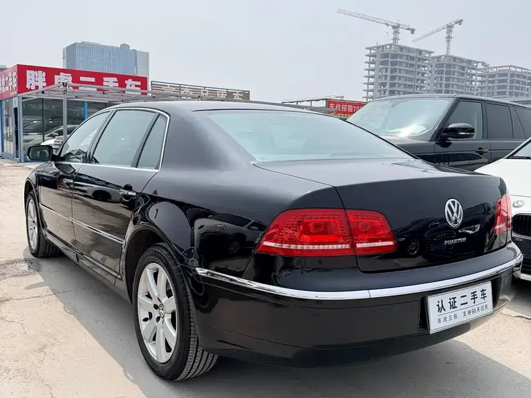 Volkswagen Phaeton 3.6 L V6 5-seat Extended Comfort