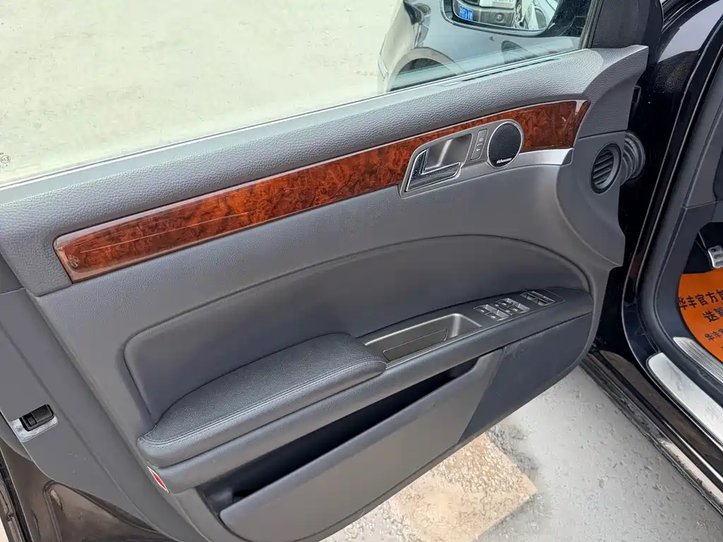 Phaeton 3.6 L V6 5-seat Extended Comfort