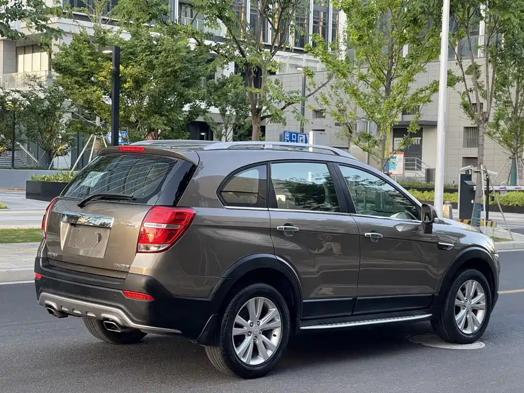 Captiva 2.4 L 4 WD Flagship 7-seat
