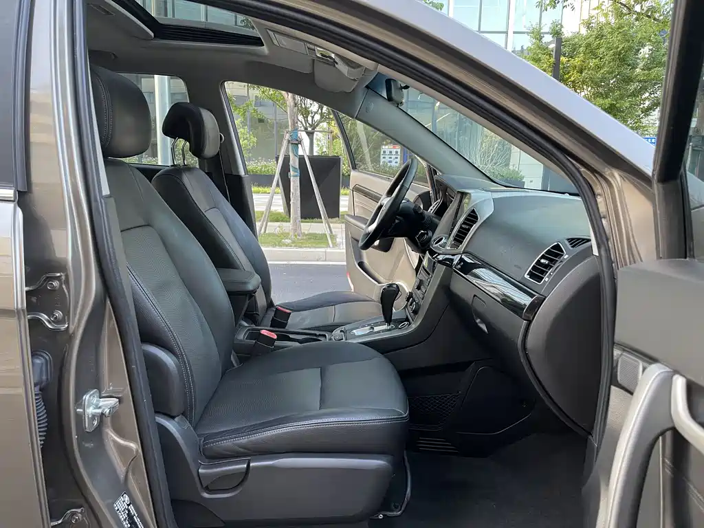 Captiva 2.4 L 4 WD Flagship 7-seat