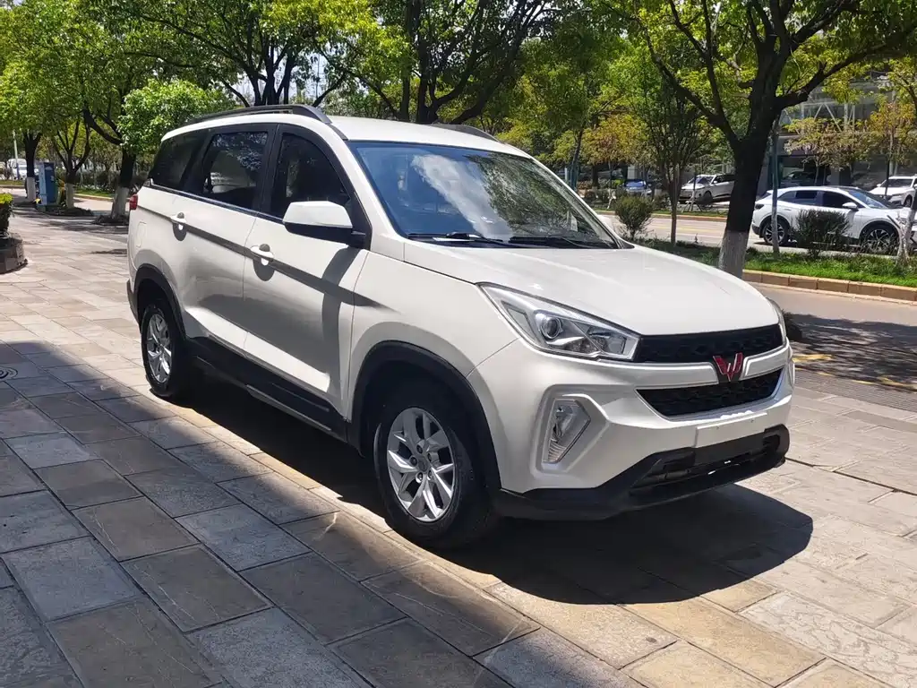 Wuling Hongguang S3 1.5 L Manual Comfort CN-V