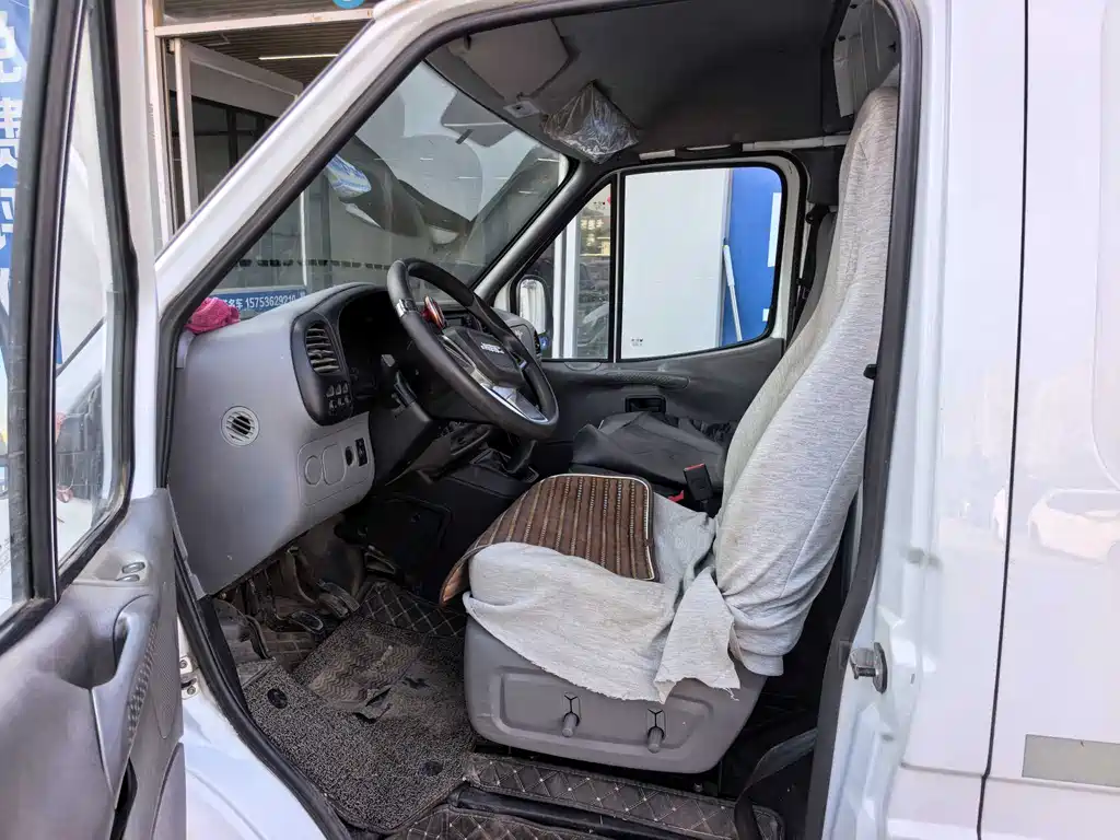 Transit Custom 2.8 T Commercial SWB Mid Roof 3-seat CN-VI JX493