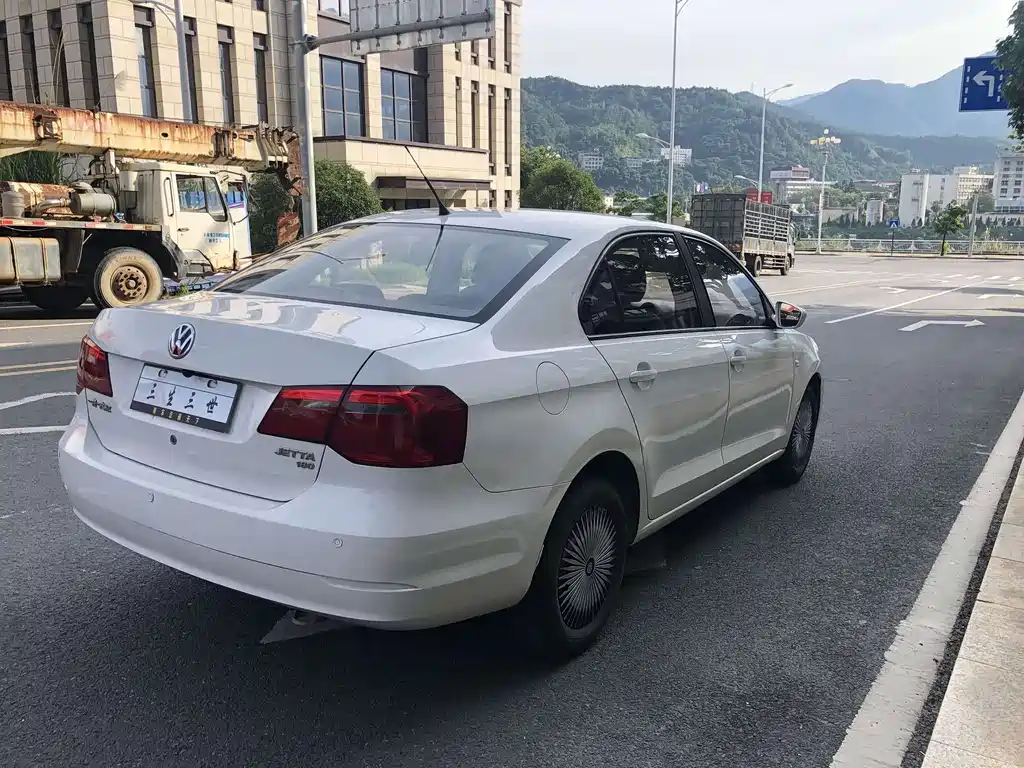 Jetta 1.6 L Auto Fashion