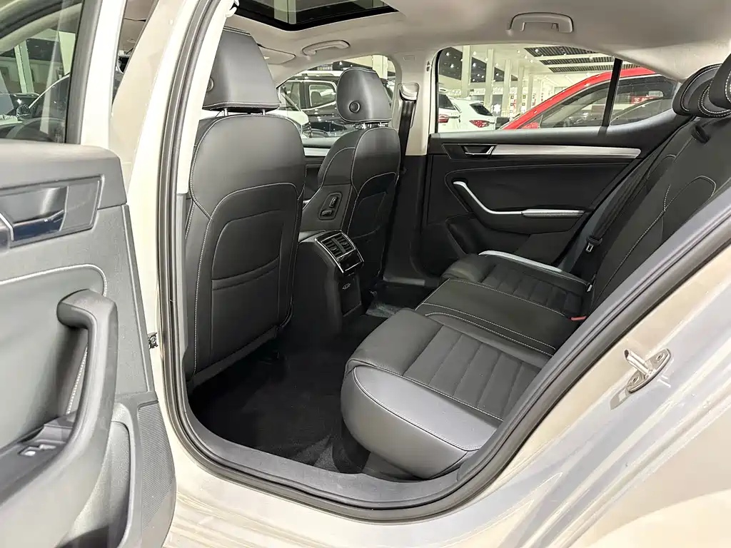 Superb TSI330 DSG Comfort
