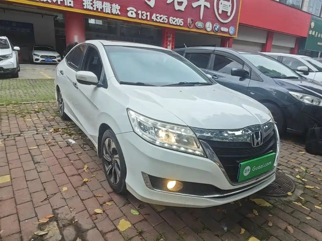 Crider 1.8 L CVT Luxury
