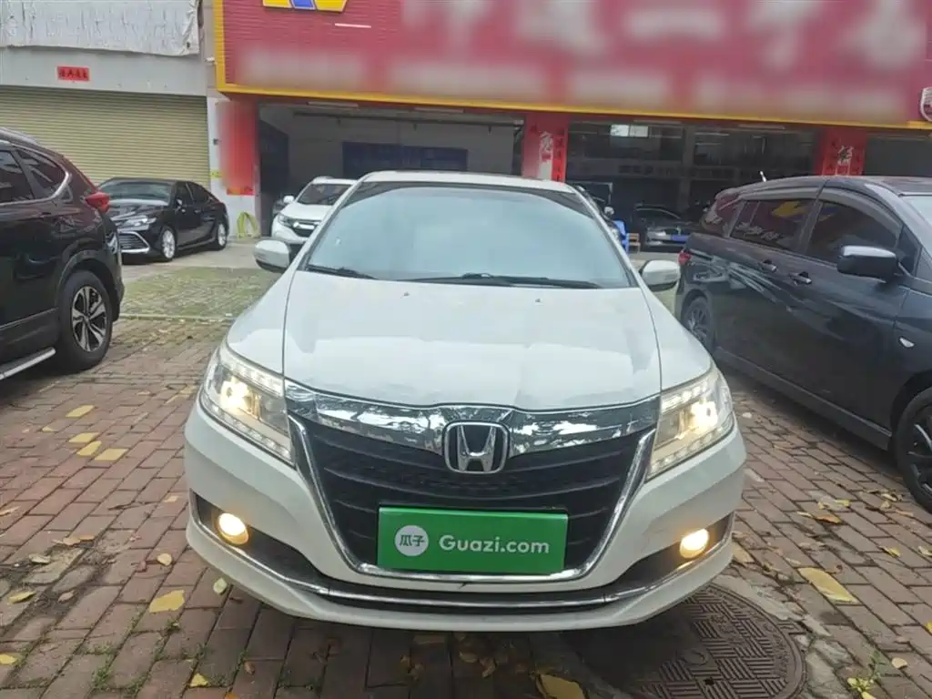 Crider 1.8 L CVT Luxury