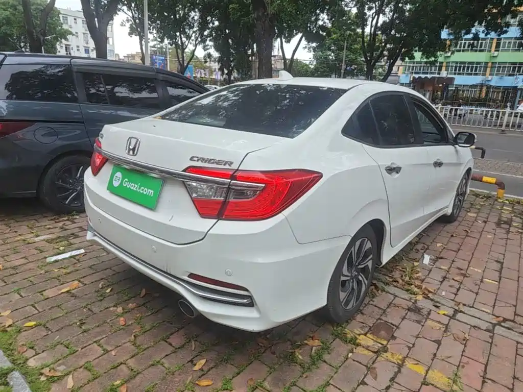 Crider 1.8 L CVT Luxury