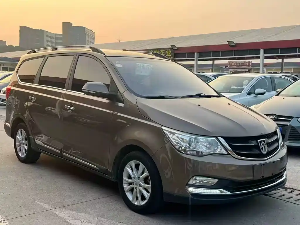 Baojun 730 1.5 T Manual Luxury 7-seat