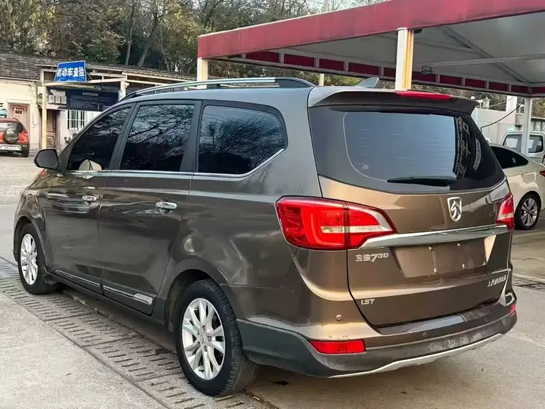 Baojun 730 1.5 T Manual Luxury 7-seat