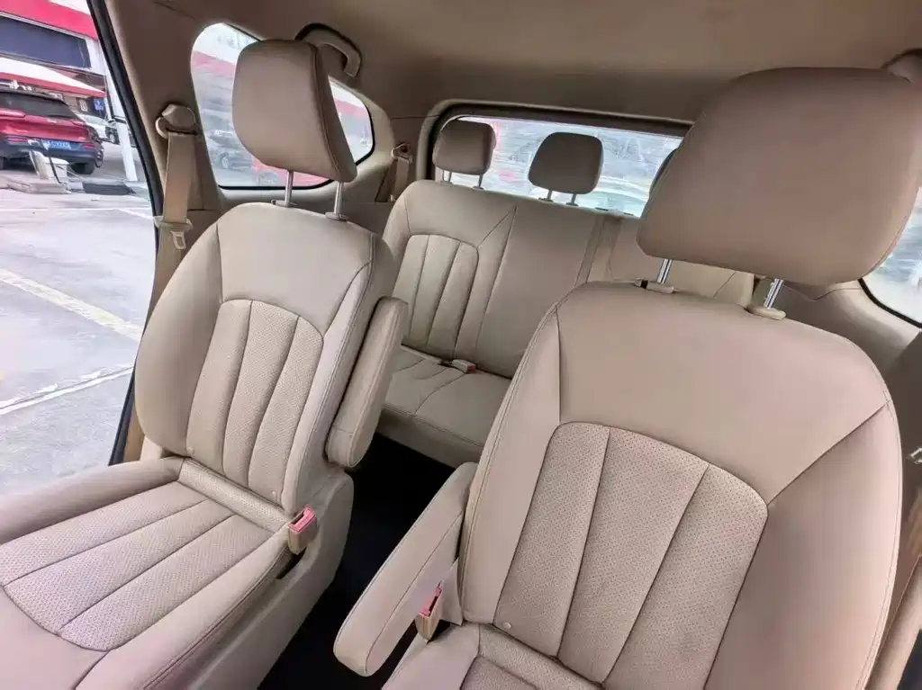Baojun 730 1.5 L Manual Comfort 7-seat
