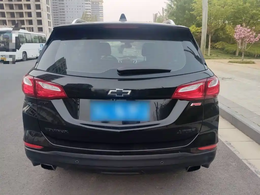 Equinox 探界者 2018款 RS 550 T 自动四驱捍界版