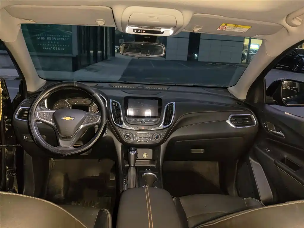 Equinox 探界者 2018款 RS 550 T 自动四驱捍界版