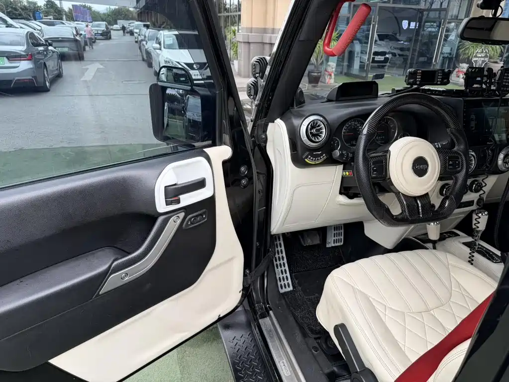 Wrangler 3.6 L Sahara 4-door