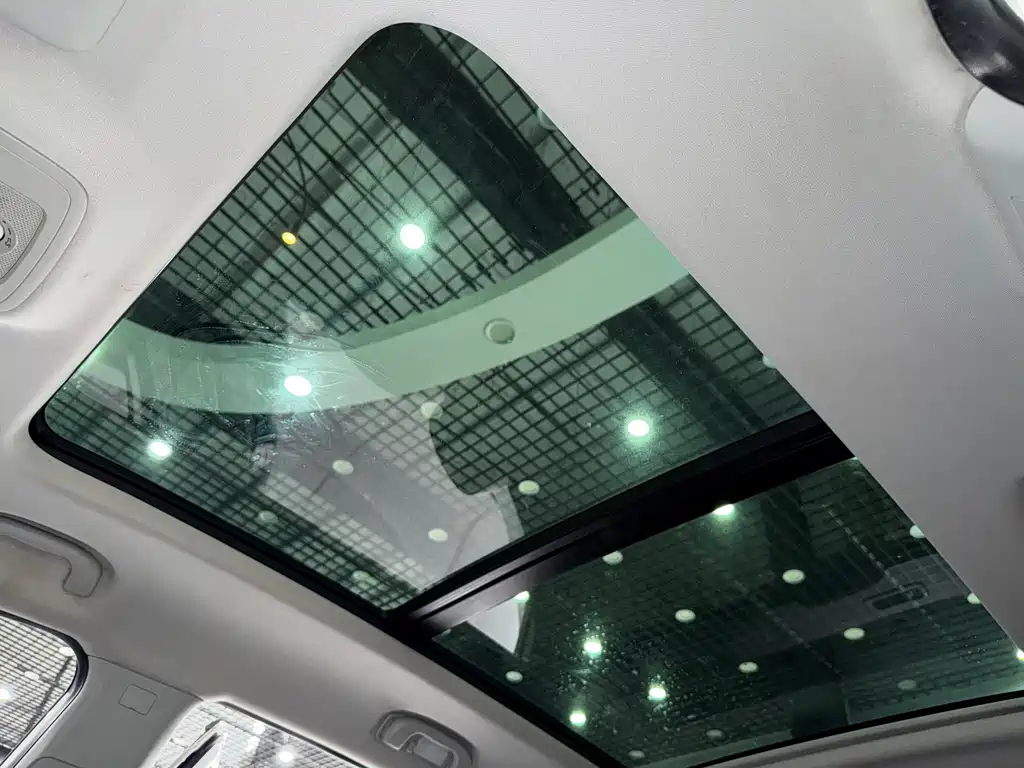 Roewe RX5 20 T 2 WD Auto 4 G Connected Platinum