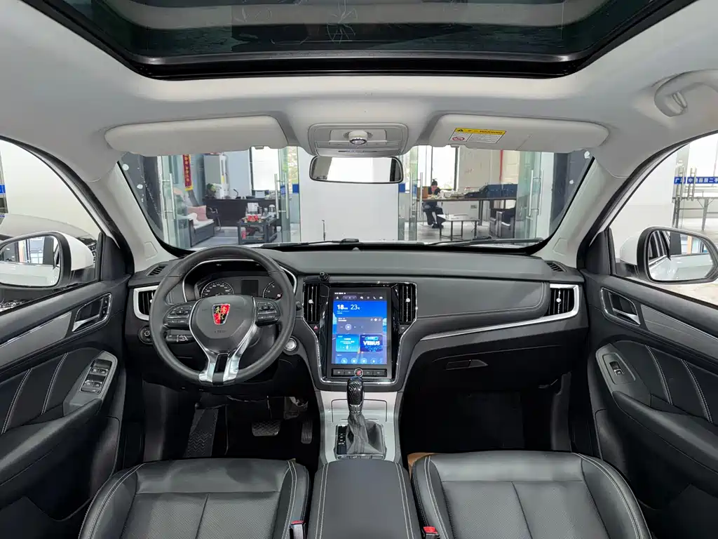 Roewe RX5 20 T 2 WD Auto 4 G Connected Platinum