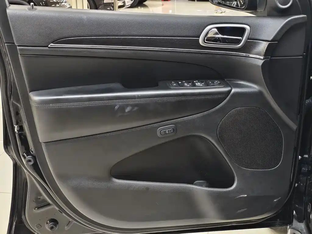 Grand Cherokee (Import) 3.0 L Comfort Enjoyment Navigation