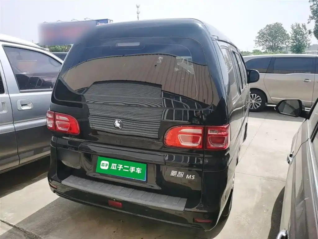Lingzhi 菱智 2022款 M5 1.6 L 实用型 5座