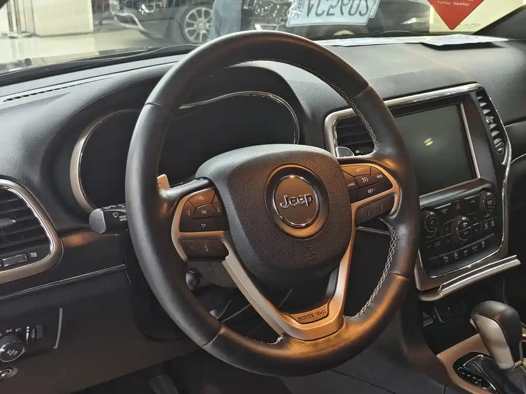 Grand Cherokee (Import) 3.0 L Comfort Enjoyment Navigation