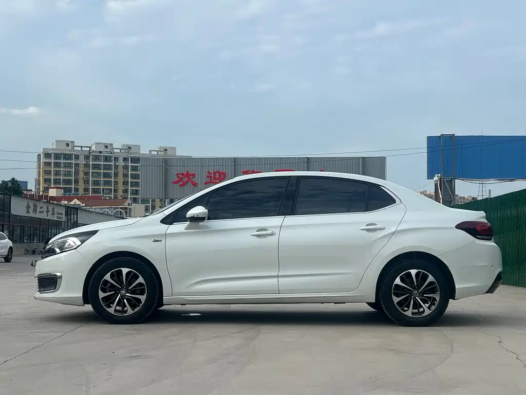 Citroen C4 L 1.2 T Auto Elite
