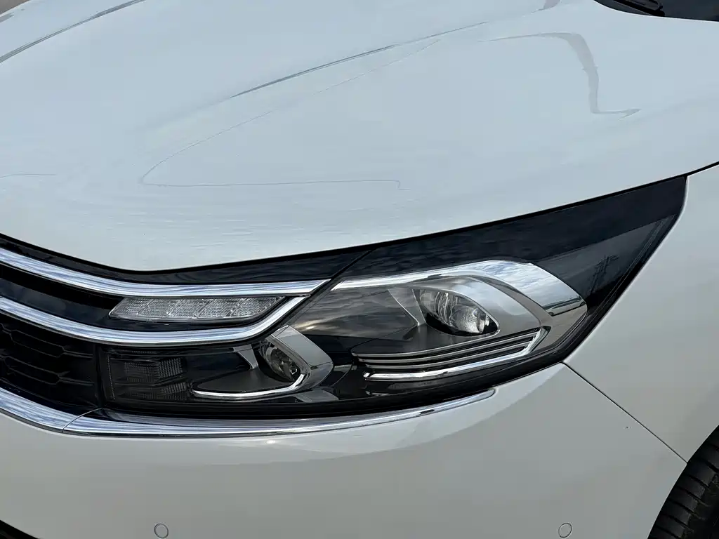 Citroen C4 L 1.2 T Auto Elite
